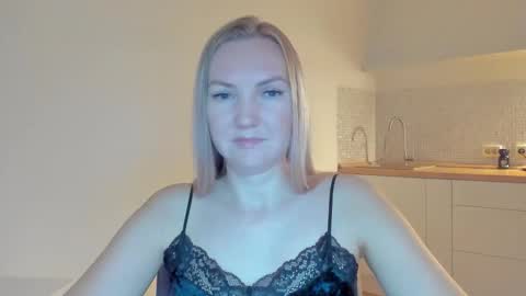 Snapshot of rock__baby chatting on 11-08-25, 10:41 rock__baby online show from 11-08-25, 10:41