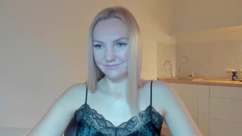 Snapshot of rock__baby chatting on 11-14-25, 10:07 rock__baby online show from 11-14-25, 10:07