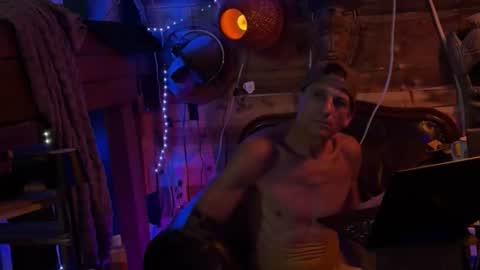 Snapshot of rockemx chatting on 11-14-25, 05:50 rockemx online show from 11-14-25, 05:50