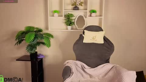 Snapshot of rockett_bunny chatting on 04-27-26, 12:41 Rockett online show from 04-27-26, 12:41