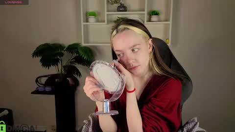Snapshot of rockett_bunny chatting on 05-03-26, 01:00 Rockett online show from 05-03-26, 01:00