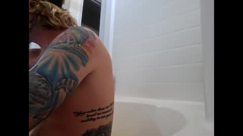 Snapshot of rockhardsurfers chatting on 01-01-25, 02:09 rockhardsurfers online show from 01-01-25, 02:09