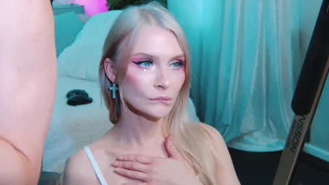 Lina and Den online show from 10-05-25, 10:46