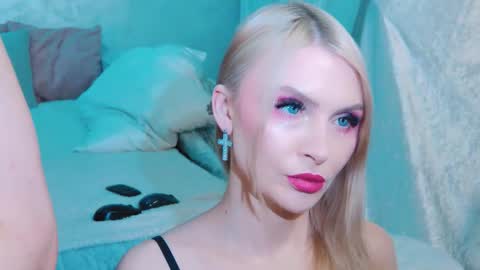 Lina and Den online show from 03-17-26, 04:28