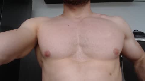 Snapshot of rocky_muscle chatting on 11-19-25, 08:20 rocky muscle online show from 11-19-25, 08:20