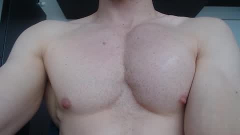 Snapshot of rocky_muscle chatting on 11-30-25, 04:11 rocky muscle online show from 11-30-25, 04:11