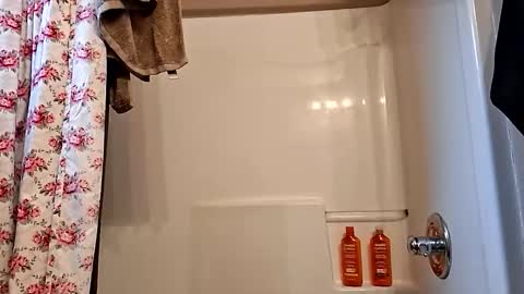 Snapshot of rogerdoger011 chatting on 11-26-25, 08:10 rogerdoger011 online show from 11-26-25, 08:10