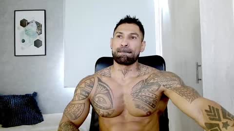 Snapshot of rogers_p chatting on 12-25-24, 02:56 Rogers online show from 12-25-24, 02:56