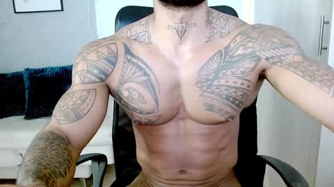 Snapshot of rogers_p chatting on 01-14-25, 03:15 Rogers online show from 01-14-25, 03:15