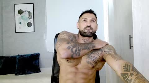 Snapshot of rogers_p chatting on 01-20-25, 03:07 Rogers online show from 01-20-25, 03:07