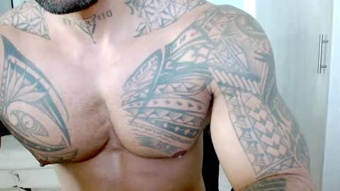 Snapshot of rogers_p chatting on 01-22-25, 03:29 Rogers online show from 01-22-25, 03:29