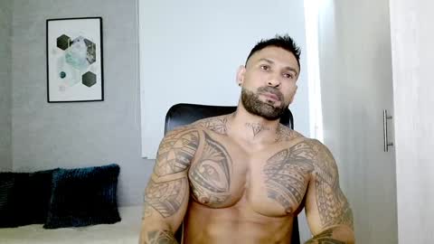 Snapshot of rogers_p chatting on 01-24-25, 02:08 Rogers online show from 01-24-25, 02:08