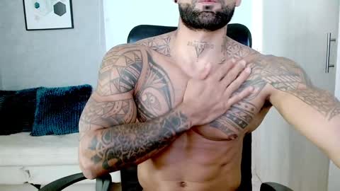 Snapshot of rogers_p chatting on 01-27-25, 03:18 Rogers online show from 01-27-25, 03:18