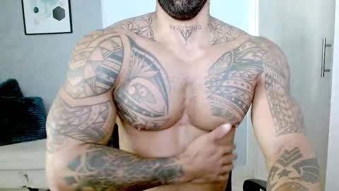 Snapshot of rogers_p chatting on 02-13-25, 01:05 Rogers online show from 02-13-25, 01:05