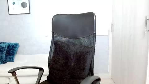 Snapshot of rogers_p chatting on 03-04-25, 04:20 Rogers online show from 03-04-25, 04:20