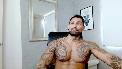 Snapshot of rogers_p chatting on 09-08-25, 03:22 Rogers online show from 09-08-25, 03:22