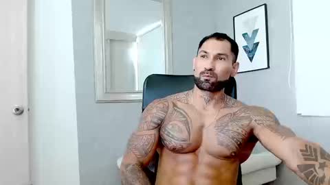 Snapshot of rogers_p chatting on 09-20-25, 02:51 Rogers online show from 09-20-25, 02:51