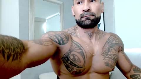 Snapshot of rogers_p chatting on 10-01-25, 01:17 Rogers online show from 10-01-25, 01:17