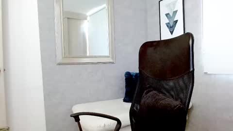 Snapshot of rogers_p chatting on 10-14-25, 04:30 Rogers online show from 10-14-25, 04:30