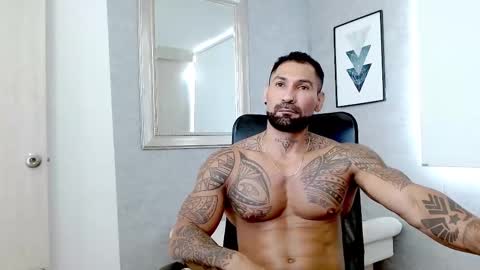 Snapshot of rogers_p chatting on 10-16-25, 03:13 Rogers online show from 10-16-25, 03:13