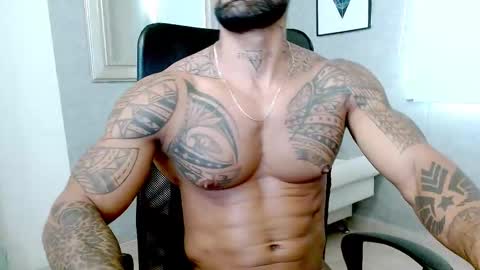 Snapshot of rogers_p chatting on 10-22-25, 04:29 Rogers online show from 10-22-25, 04:29