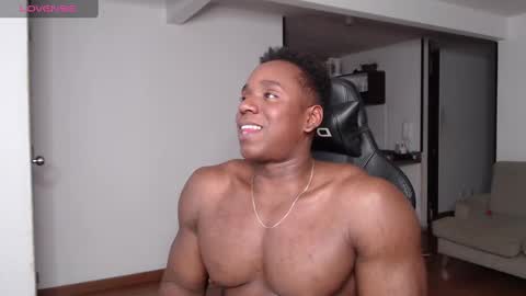 Snapshot of rogger_physique chatting on 01-22-25, 04:55 Rogger online show from 01-22-25, 04:55