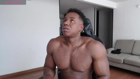 Snapshot of rogger_physique chatting on 01-26-25, 08:23 Rogger online show from 01-26-25, 08:23