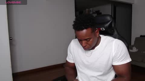 Snapshot of rogger_physique chatting on 01-29-25, 01:58 Rogger online show from 01-29-25, 01:58