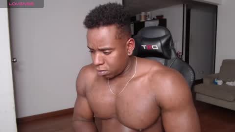 Snapshot of rogger_physique chatting on 01-30-25, 05:30 Rogger online show from 01-30-25, 05:30