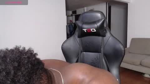 Snapshot of rogger_physique chatting on 02-06-25, 04:42 Rogger online show from 02-06-25, 04:42