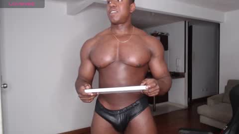 Snapshot of rogger_physique chatting on 03-02-25, 10:59 Rogger online show from 03-02-25, 10:59