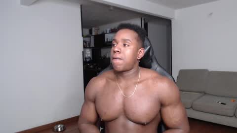 Snapshot of rogger_physique chatting on 03-12-25, 02:52 Rogger online show from 03-12-25, 02:52