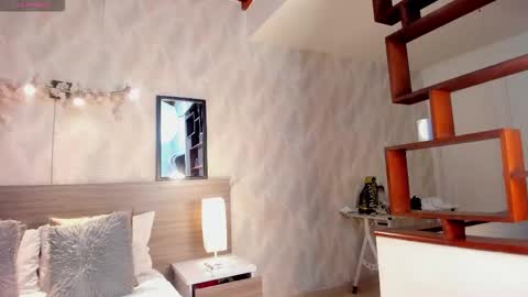 Snapshot of rogger_physique chatting on 02-11-26, 05:23 Rogger online show from 02-11-26, 05:23