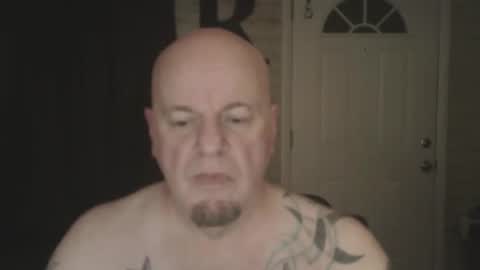 Snapshot of roinaz chatting on 05-14-26, 05:14 roinaz online show from 05-14-26, 05:14