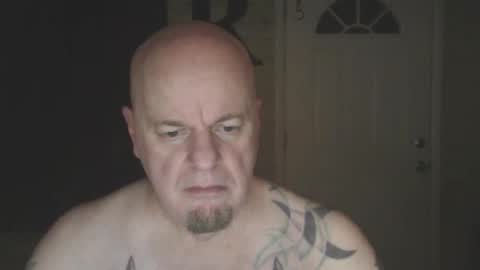 Snapshot of roinaz chatting on 05-18-26, 05:13 roinaz online show from 05-18-26, 05:13