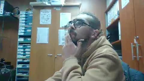 Snapshot of roketero93 chatting on 11-24-25, 12:49 roktero 90 online show from 11-24-25, 12:49