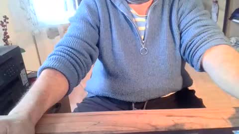 Snapshot of rolandloser1000 chatting on 12-13-24, 01:55 rolandloser1000 online show from 12-13-24, 01:55