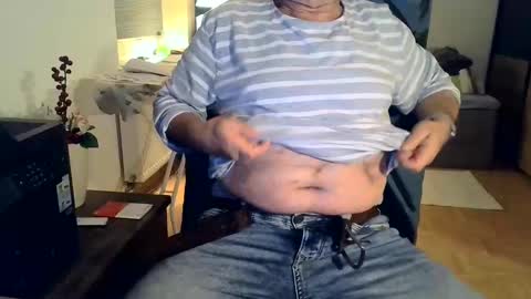 Snapshot of rolandloser1000 chatting on 01-17-25, 09:17 rolandloser1000 online show from 01-17-25, 09:17