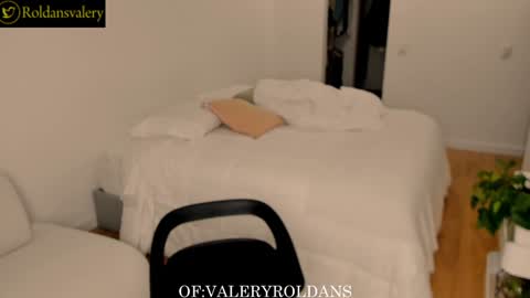 Snapshot of roldansvalery chatting on 01-09-25, 01:50 Valery Roldans online show from 01-09-25, 01:50