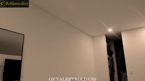 Snapshot of roldansvalery chatting on 01-12-25, 02:35 Valery Roldans online show from 01-12-25, 02:35