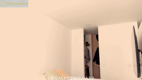 Snapshot of roldansvalery chatting on 01-31-25, 09:05 Valery Roldans online show from 01-31-25, 09:05