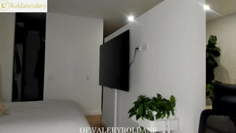 Snapshot of roldansvalery chatting on 11-06-25, 02:45 Valery Roldans online show from 11-06-25, 02:45