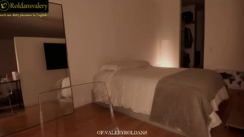 Valery Roldans online show from 04-23-26, 02:02