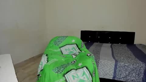 Snapshot of rolling_05 chatting on 12-05-25, 05:27 rolling_05 online show from 12-05-25, 05:27