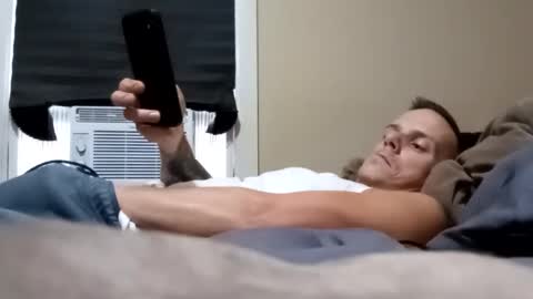 Snapshot of rollinhard2525 chatting on 11-08-25, 04:29 rollinhard2525 online show from 11-08-25, 04:29