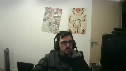 Snapshot of romainb72 chatting on 01-05-26, 05:27 romainb72 online show from 01-05-26, 05:27