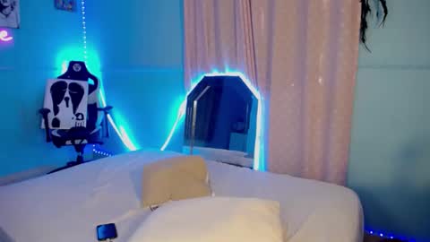 Snapshot of romalix chatting on 09-17-25, 08:54 charlotte online show from 09-17-25, 08:54