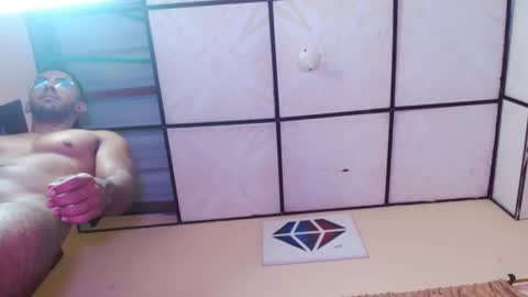 Snapshot of romanpearce_ chatting on 01-17-25, 12:10 Roman online show from 01-17-25, 12:10