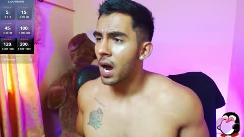 Snapshot of romanpearce_ chatting on 02-11-25, 07:59 Roman online show from 02-11-25, 07:59