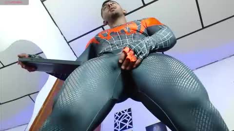 Snapshot of romanpearce_ chatting on 09-19-25, 06:30 Roman online show from 09-19-25, 06:30